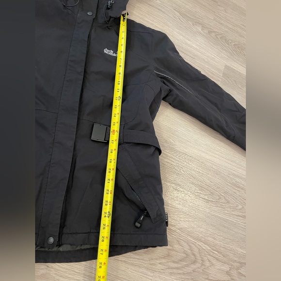 JACK WOLFSKIN Black Winter Snowboard Ski Jacket Belted. Size L - Picture 4 of 15
